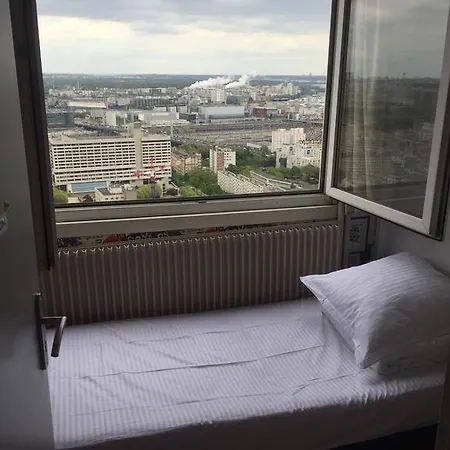 33 Paris
