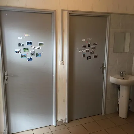 33 Hostel *